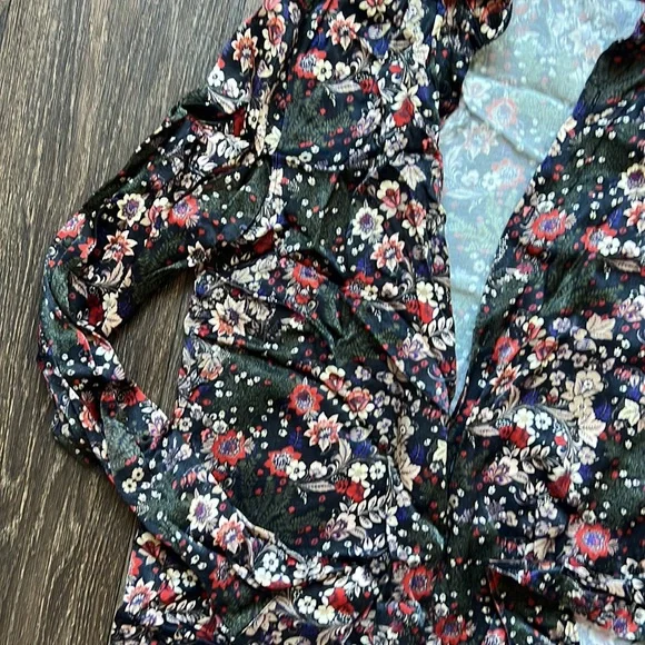 Zara Button Up - Picture 2 of 4